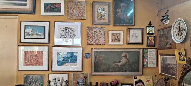 Antigo e Belíssimos Quadros. <br>100 reais cada 