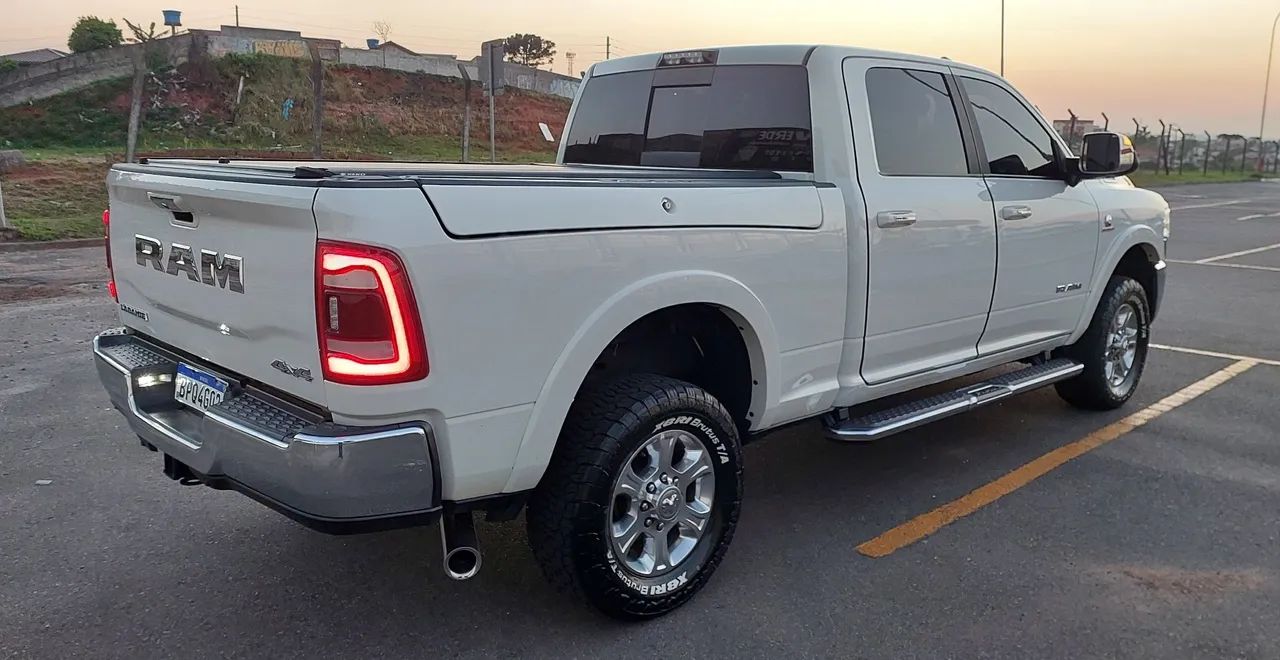 Dodge Ram Laramie 6.7 2500 2020 - Foto 4