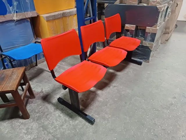 Vendo cadeiras longarinas iso com 3 lugares.( só novas )Lê a Descrição  - Foto 2