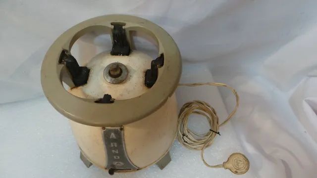 Liquidificador antigo marca arno somente a base dos anos 60 sem funcionar!! - Foto 2