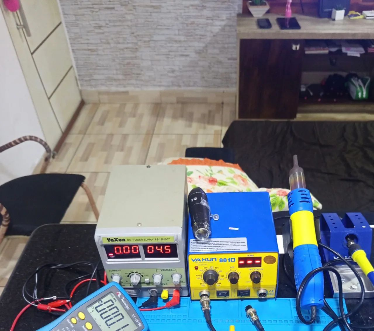 Fonte e estação de retrabalho yaxun.