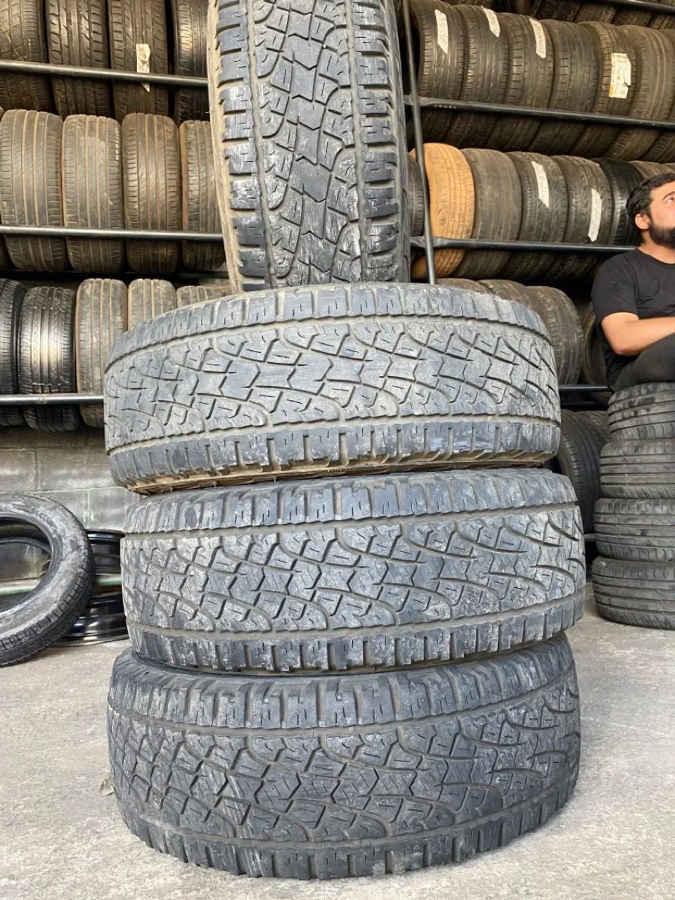 4 pneus 255/75/15 pirelli Scorpion  - Foto 5