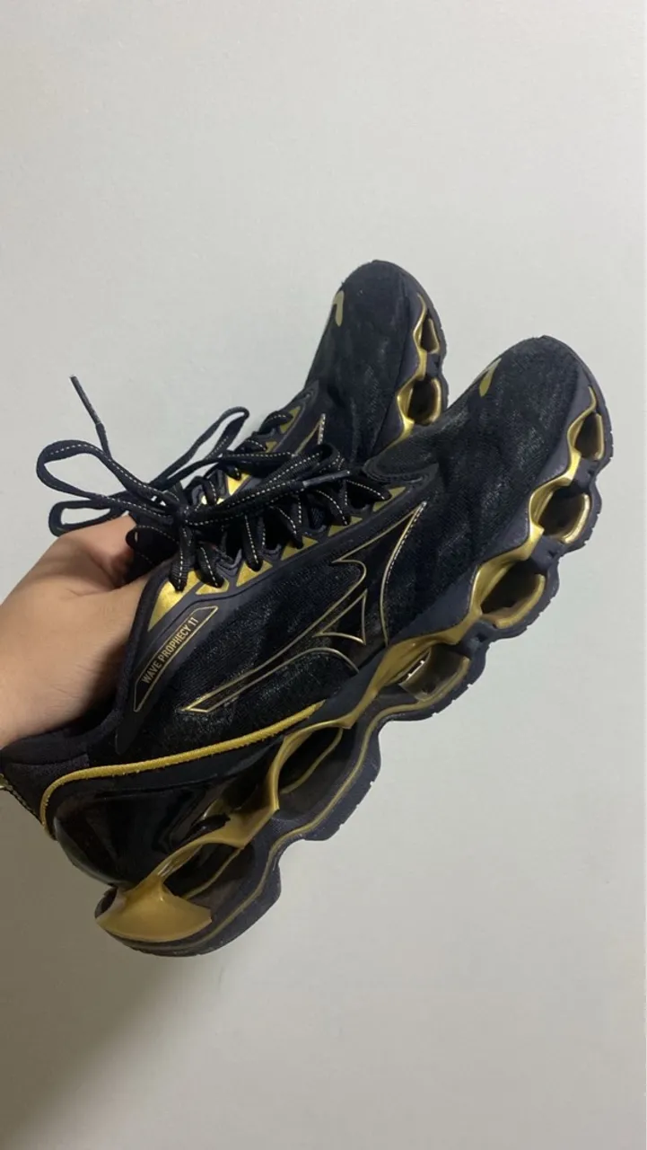 Mizuno Wave Prophecy 11 - Preto e Dourado