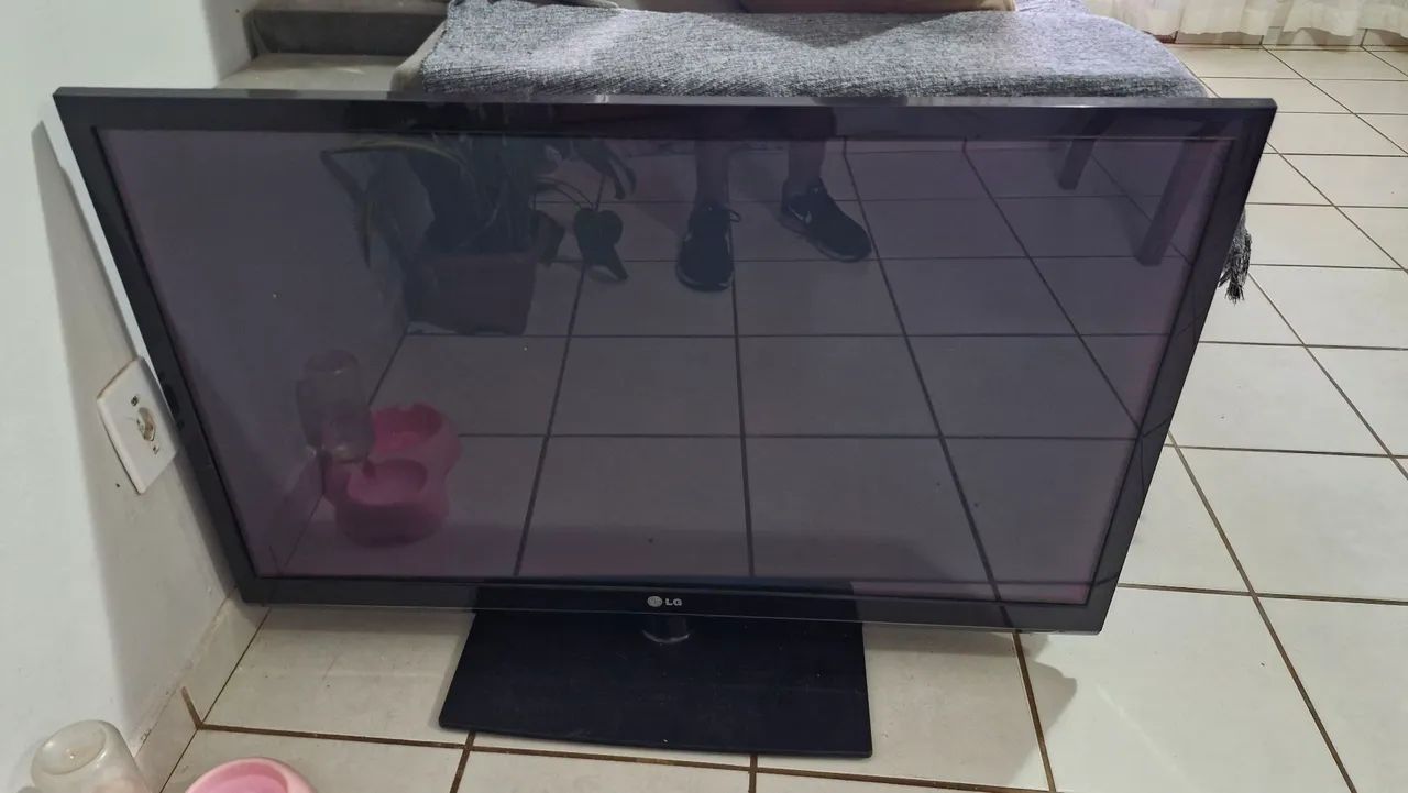 Vendo TV LG 42" plasma. Leia todo o anúncio! 