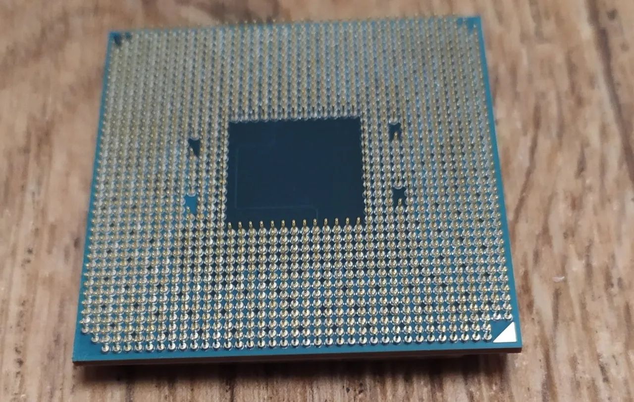 RYZEN 3 3200G PROCESSOR WITH ORIGINAL COOLER FAN IN PERFECT CONDITION!64317757546881120