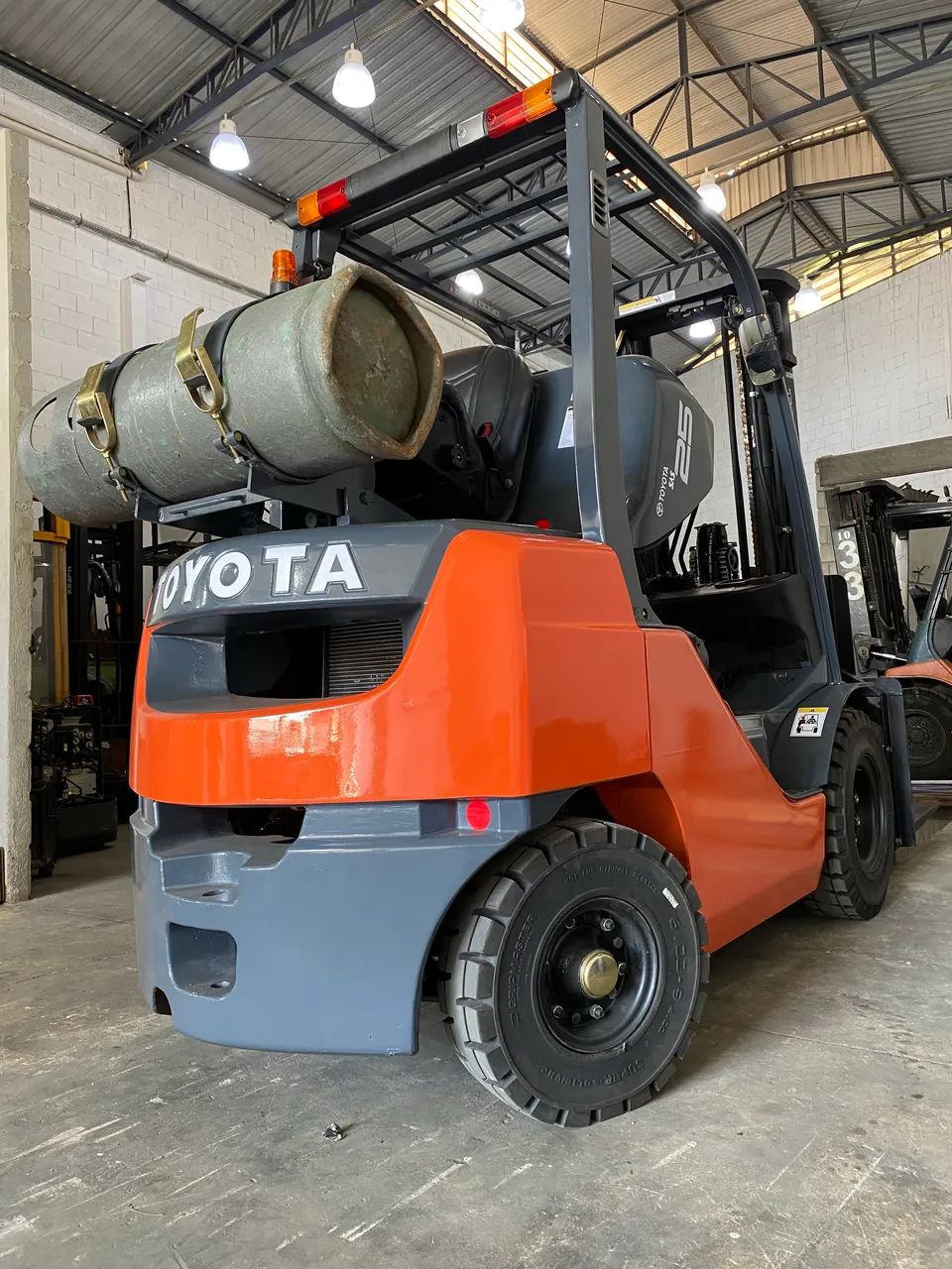 Empilhadeira Toyota  - Foto 2