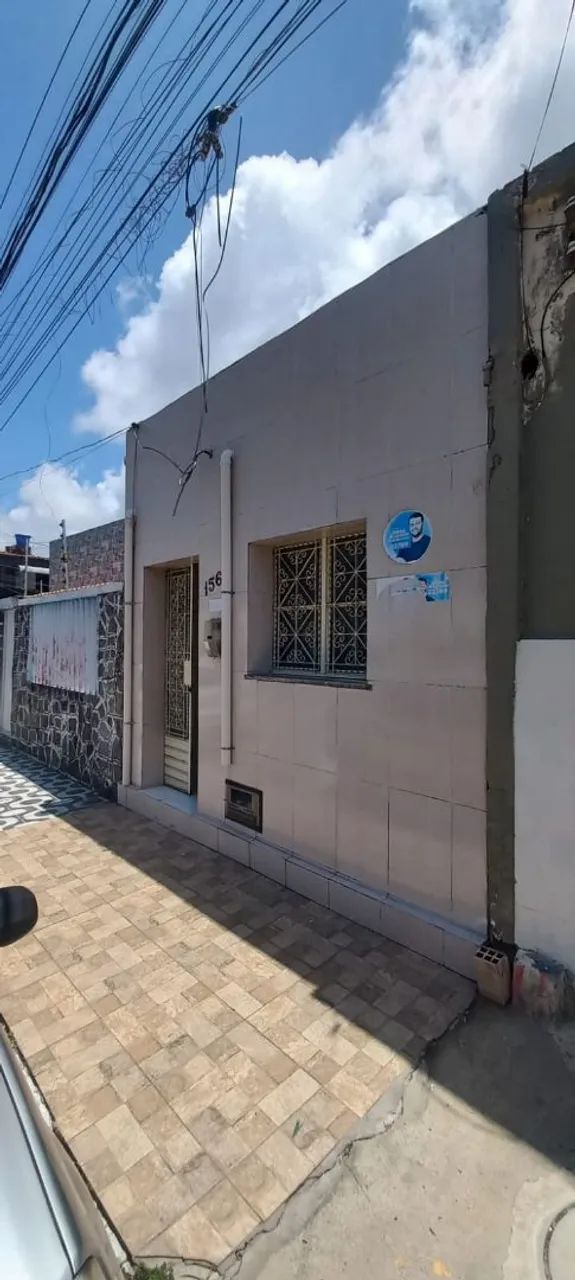 Alugo casa no bairro do Poço