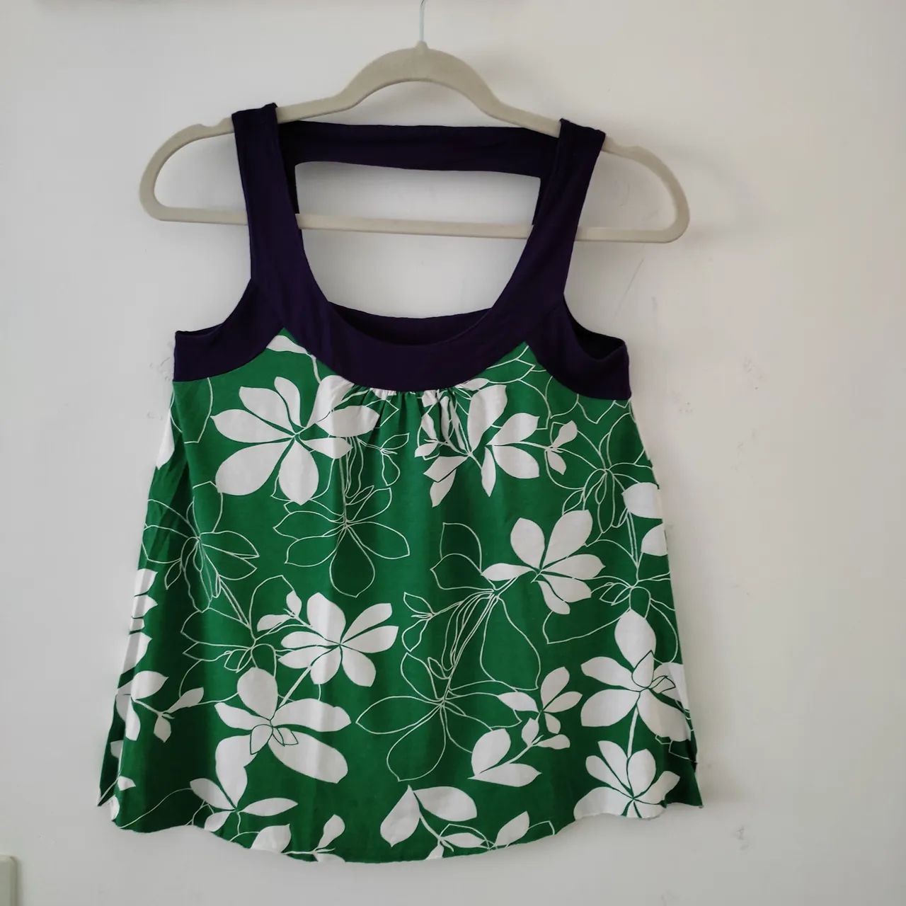 Blusa Feminina Floral Verde e Branca - Foto 3