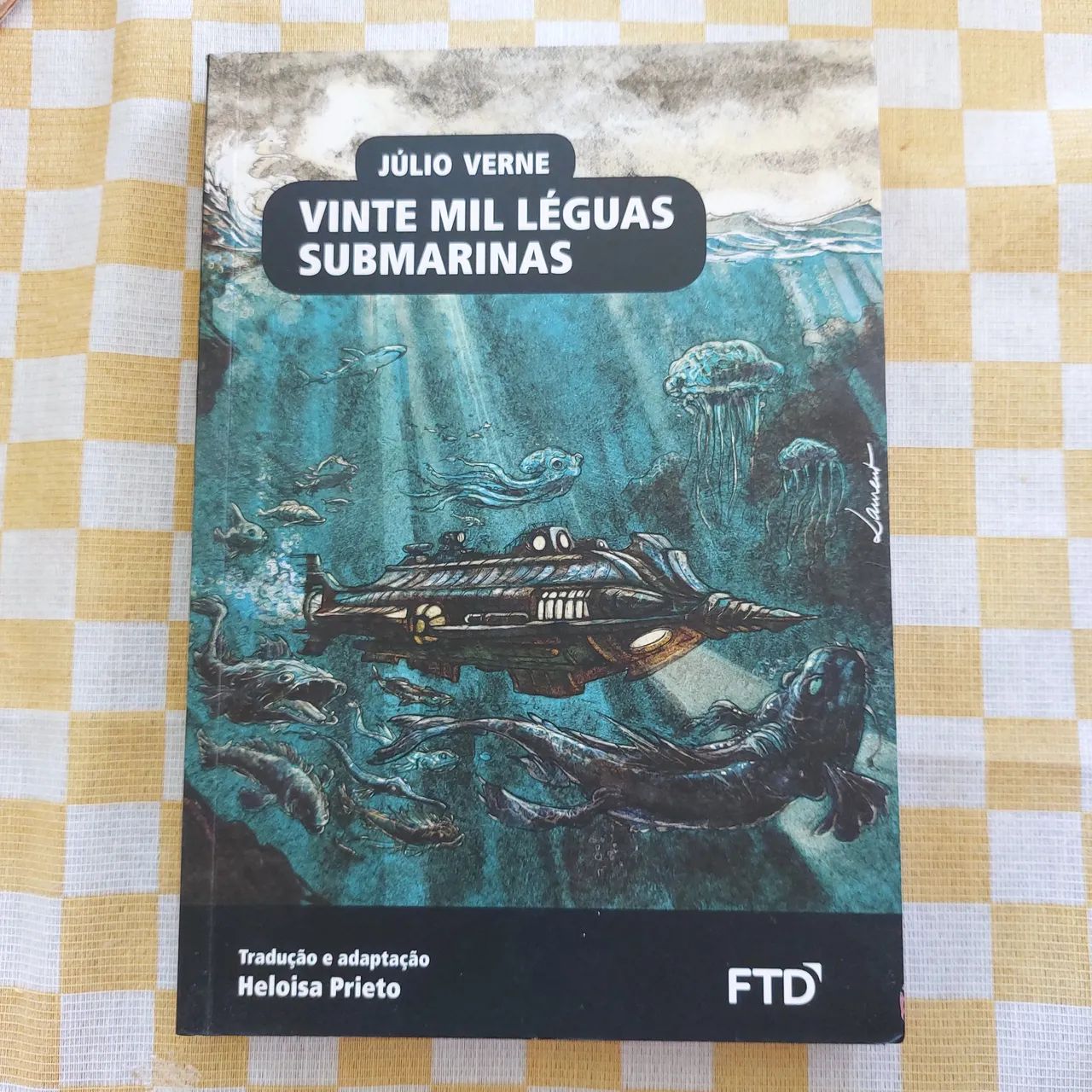 Vinte Mil Léguas Submarinas - Júlio Verne
