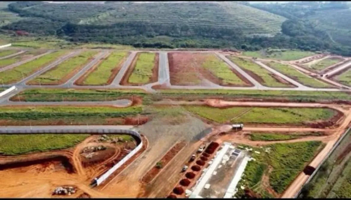 OPORTUNIDADE VENDO TERRENO PLANO 223 m²- CONDOMINIO FECHADO MIRAJ PAULINIA- 195 MIL