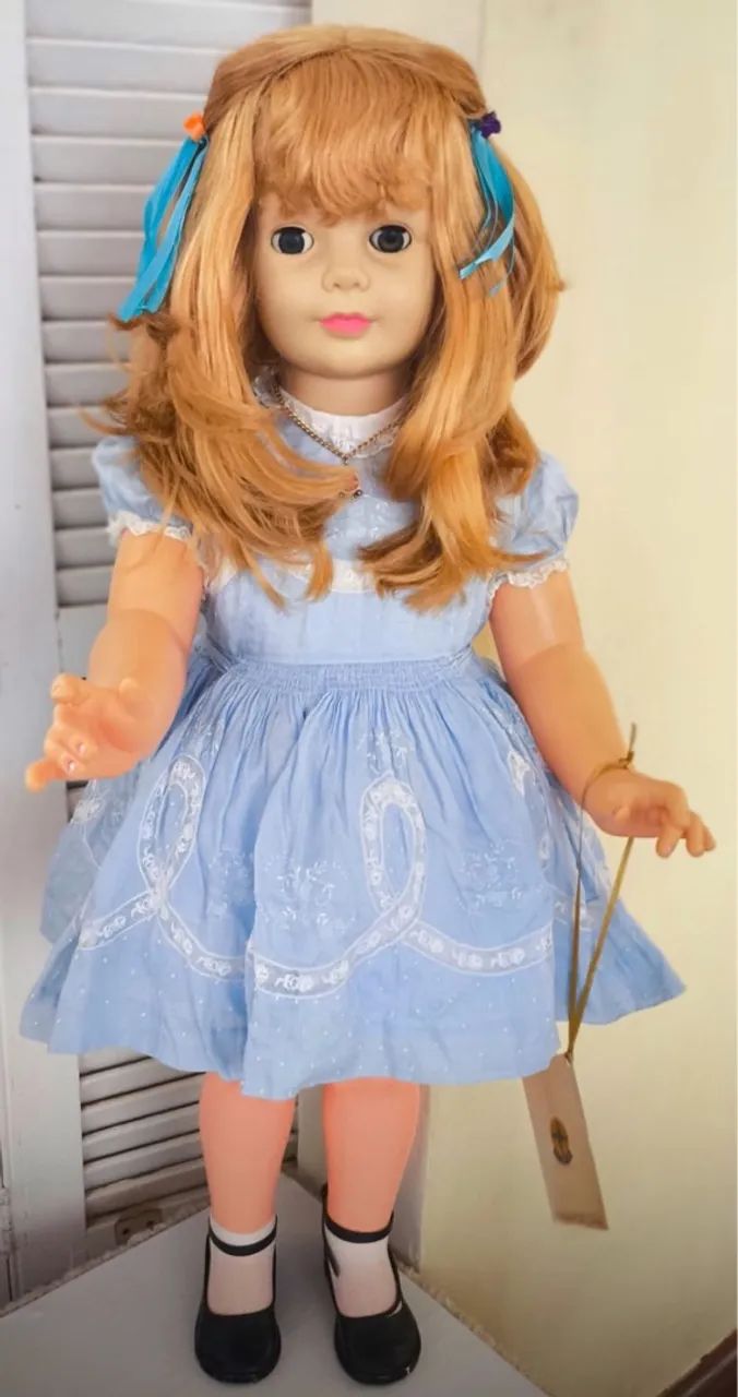 Boneca Antiga com Vestido Azul e Detalhes Incríveis - Foto 4