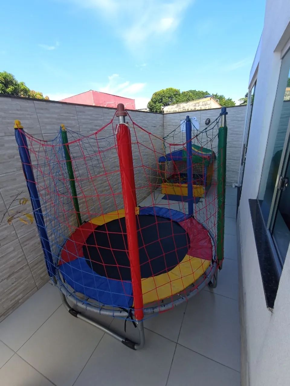 Cama Elástica 1,5m Semi Nova - Um Presente de Alegria!
