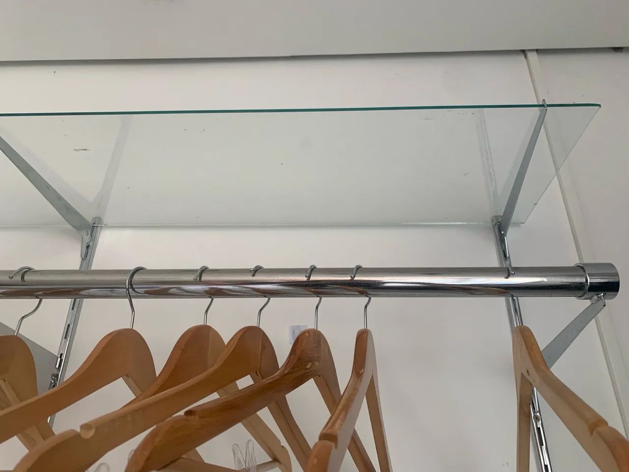 Vendo 3araras de parede super resistente. - Foto 5
