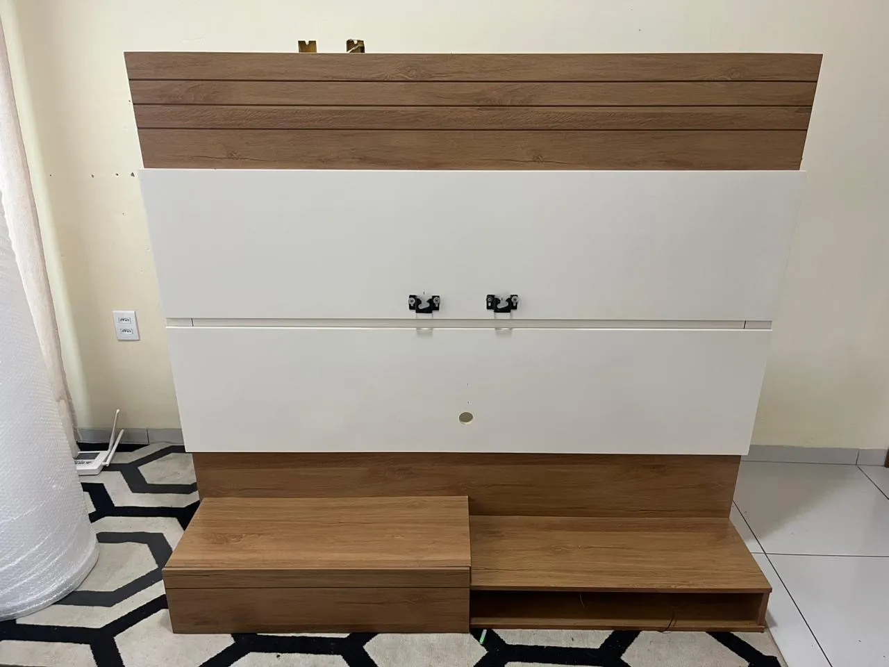 Rack com painel para TV