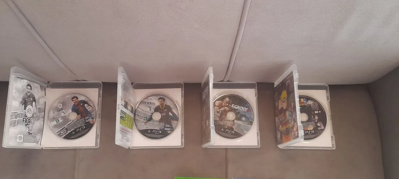 Jogos PS3 - FIFA 13, 14, Far Cry 3 e Naruto