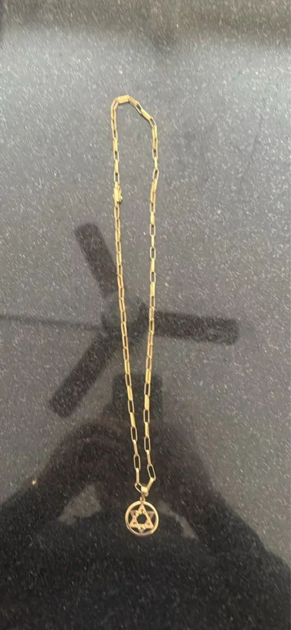 Cordão Cartier com medalha do rei Davi