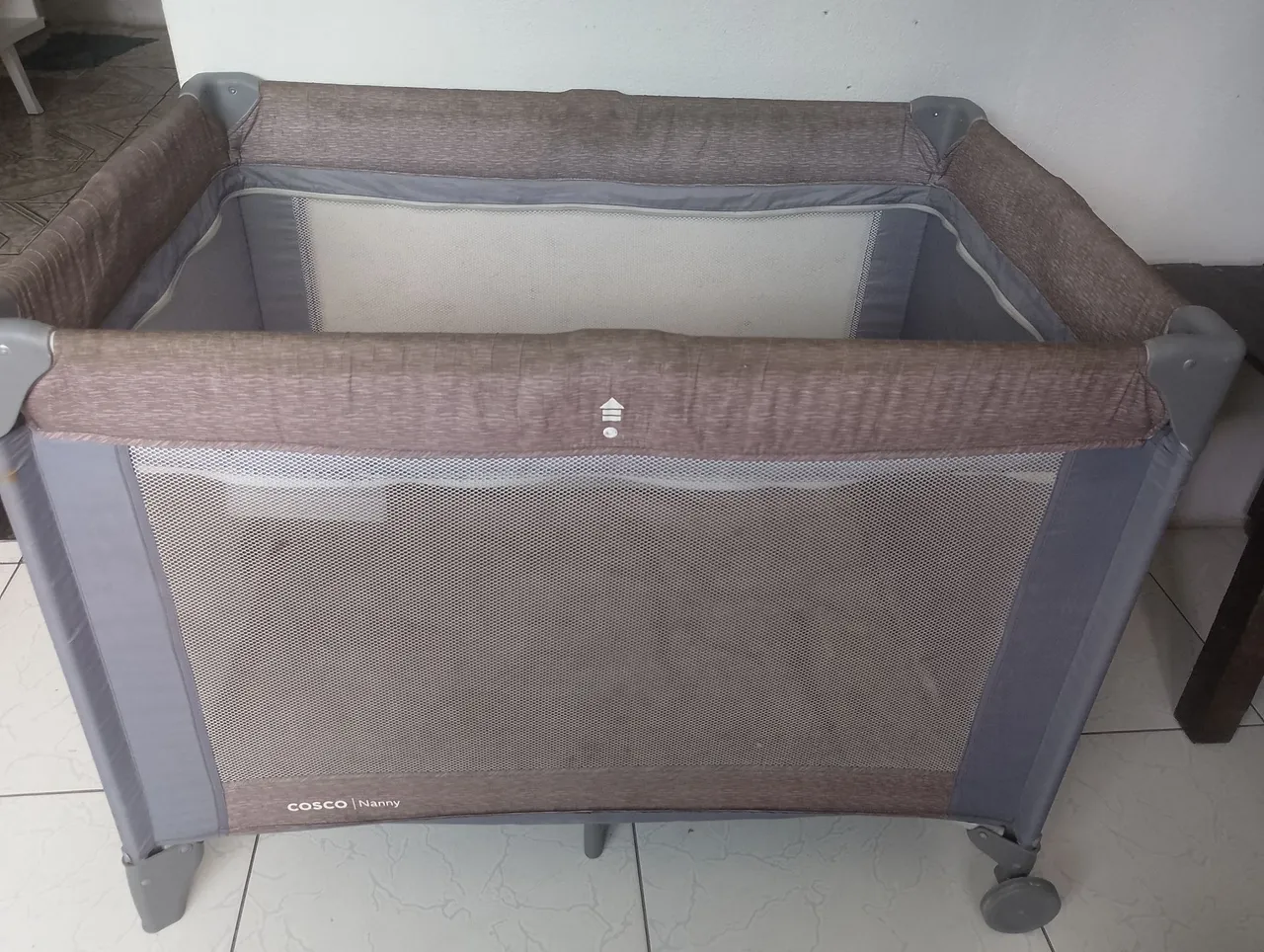 Berço portátil Cosco Nanny acompanhada colchão véu