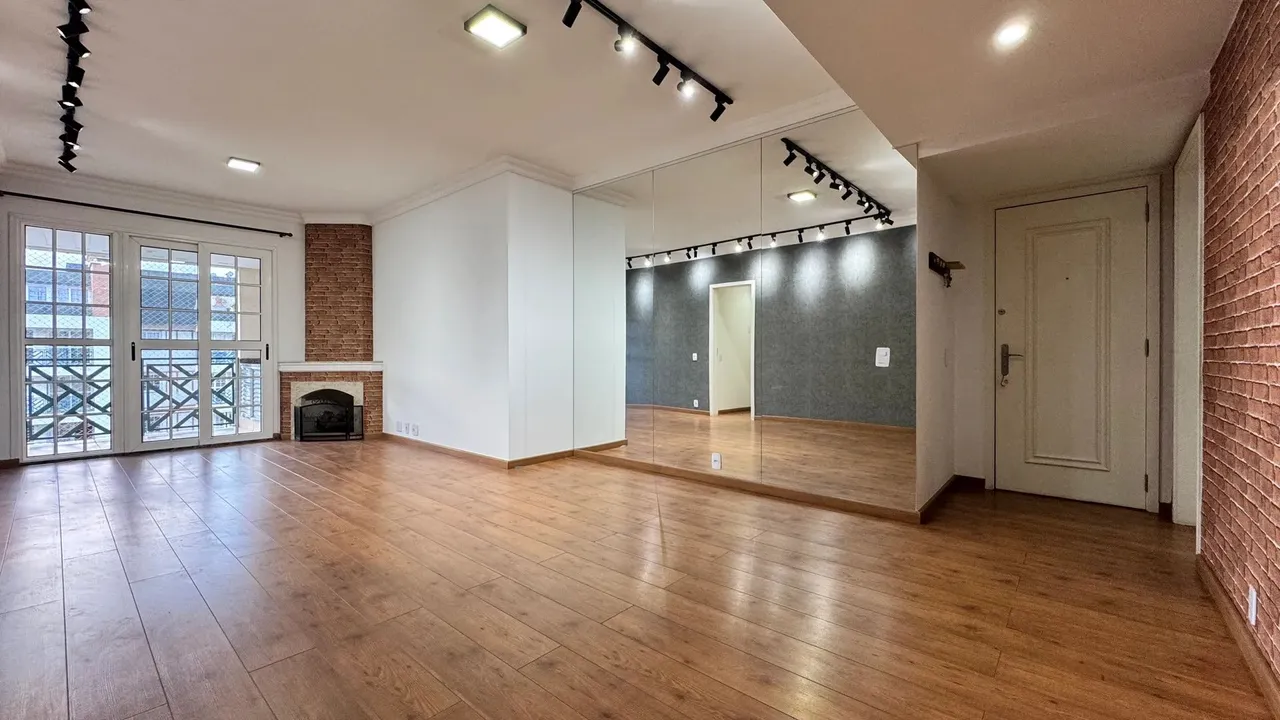 Apartamento à venda em Itaipava, Petrópolis RJ, no Condomínio Granja Brasil com 3 quartos 