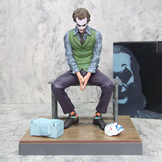 Action Figure Coringa 24 cm com Caixa - DC Comics®
