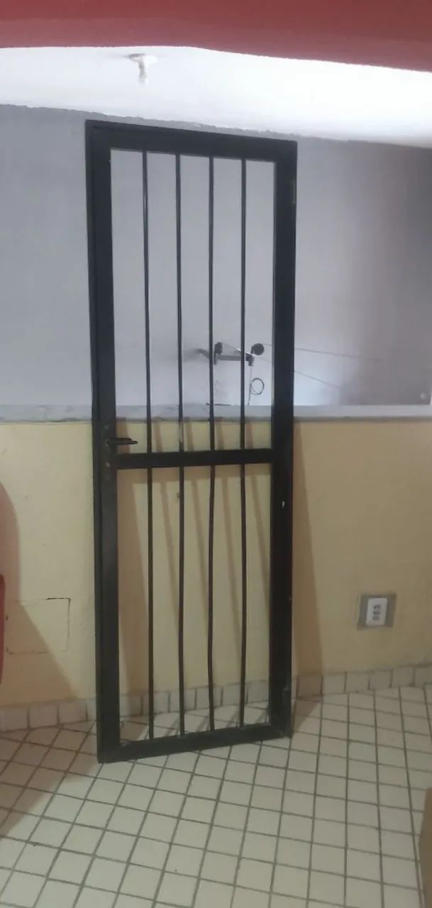 Porta alumínio tem chave e forramento  - Foto 2