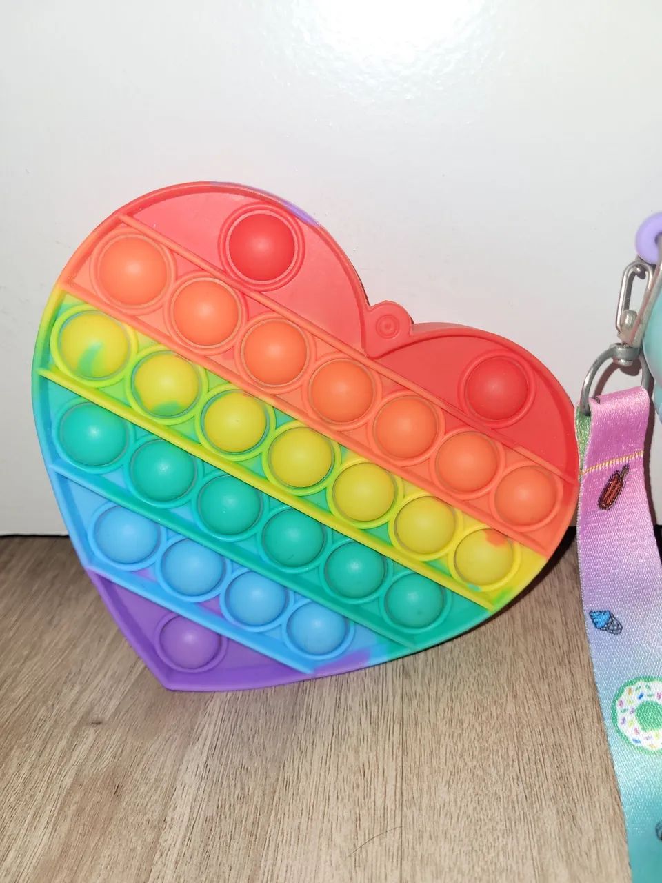 Pop It Arco-Íris - Unicórnio, Coração e Bolsa Cupcake - Foto 3