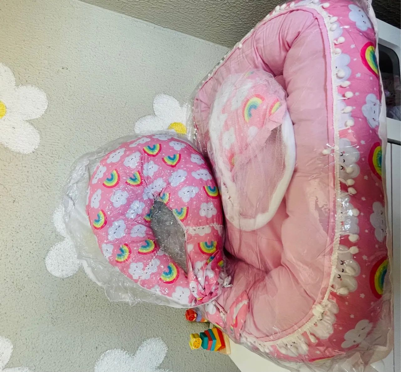 Kit ninho com travesseiro e mosqueteiro + almofada amamentação.  - Foto 4