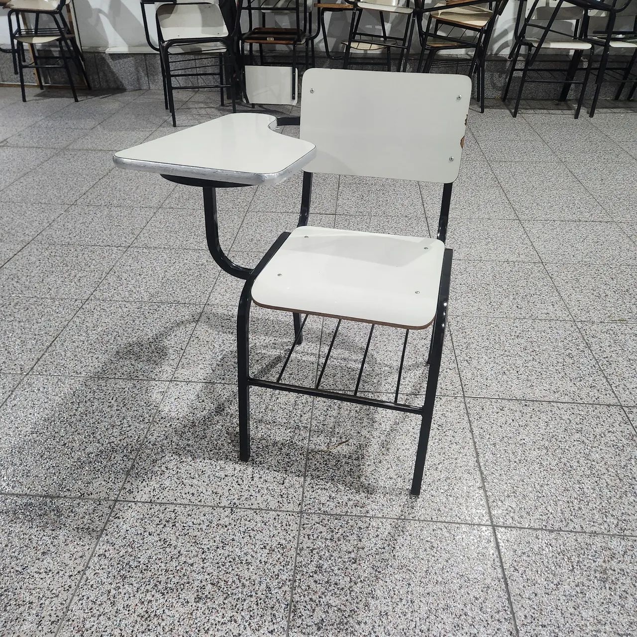 Cadeira escolar com braço  - Foto 2