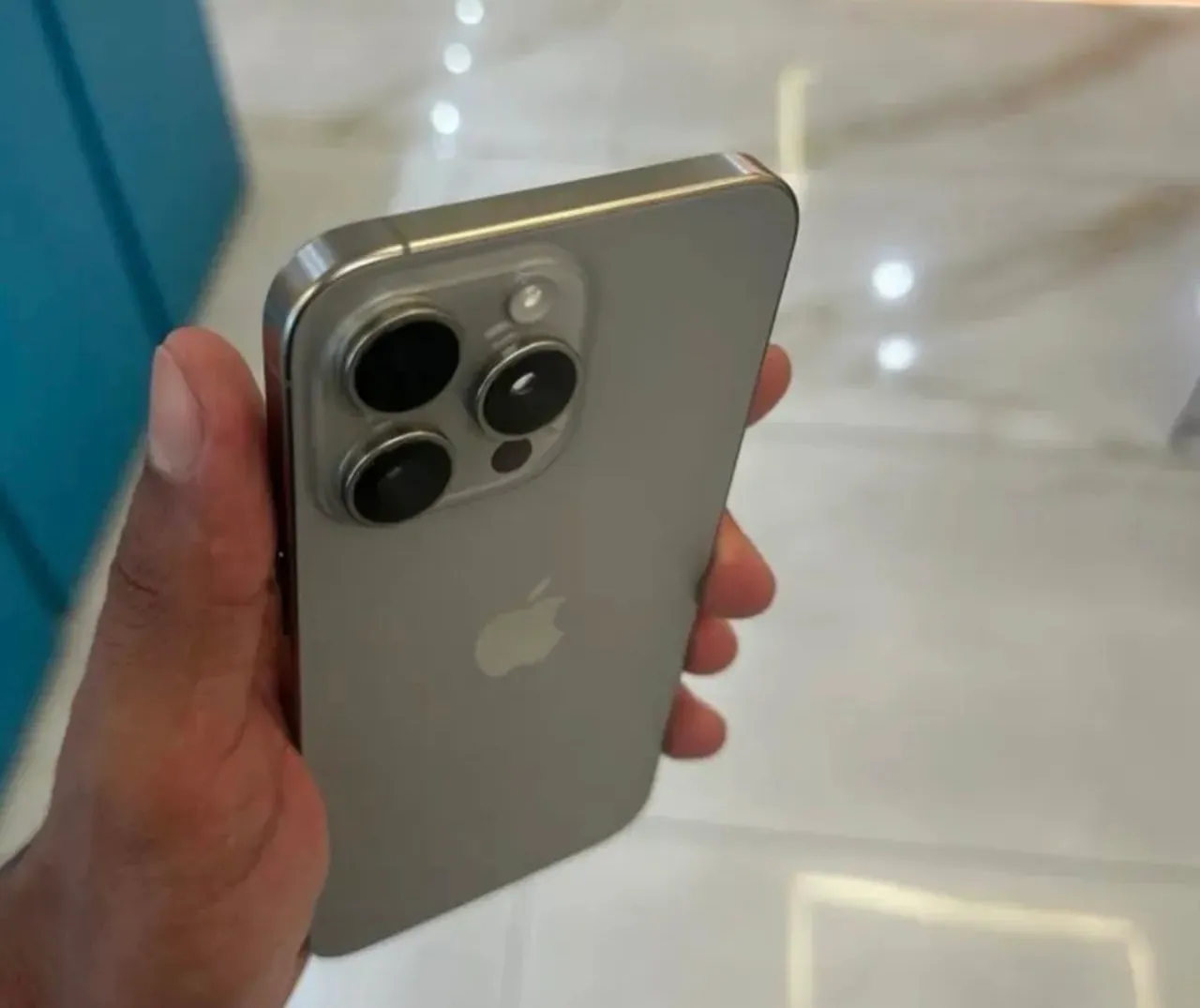 Iphone 15 pro max natural titanium