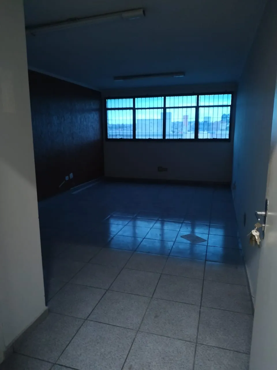 Alugo Salas comerciais na Av.Rio das Pedras Aricanduva Prox a caixa d'água