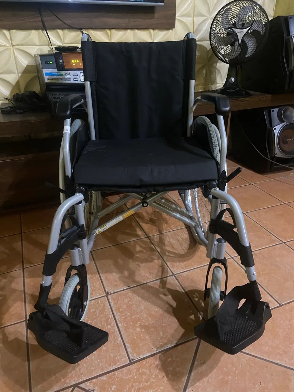 CADEIRA DE RODAS  - NOVA - Foto 5