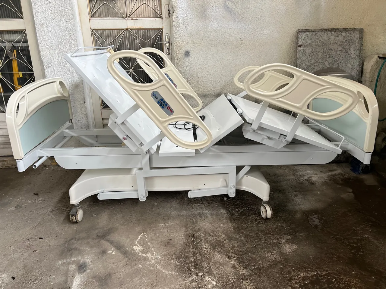 Cama hospitalar elétrica
