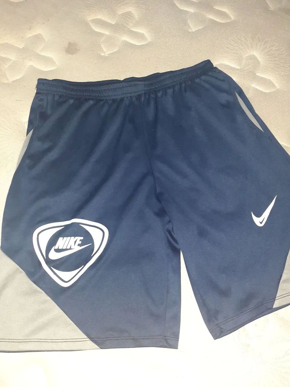 Shorts Nike - Azul e Vermelho - Tam G - Foto 3