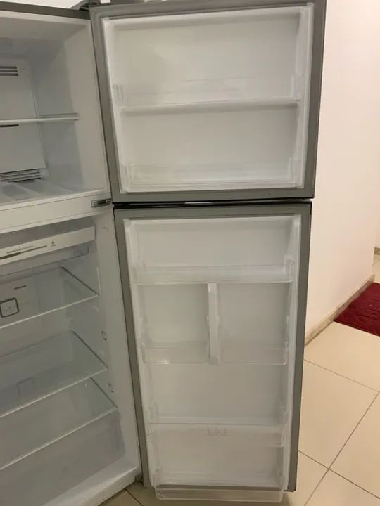 Para ser vendida hoje, reduzi o valor, Geladeira Duplex Medea inox nova - Foto 3