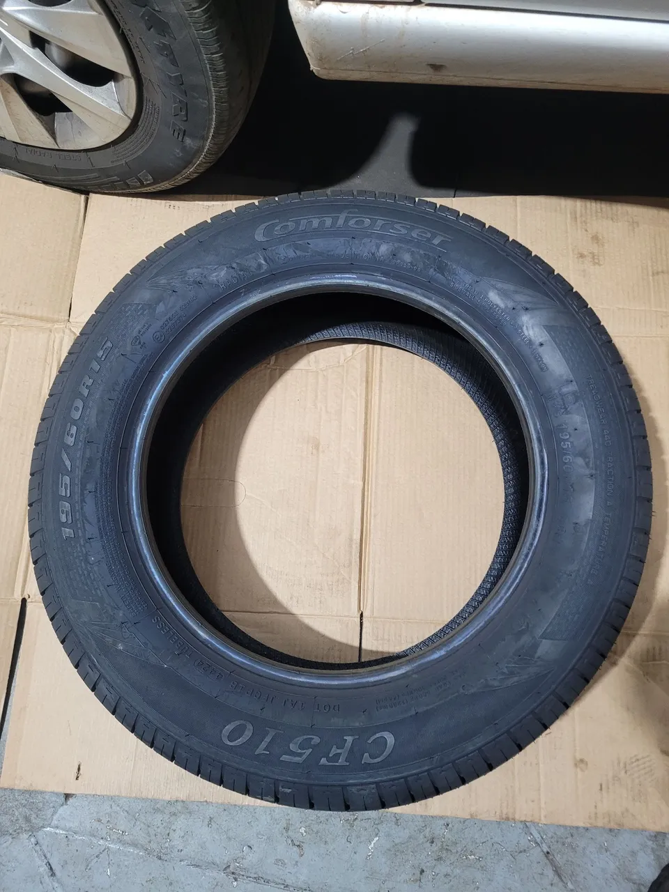 Pneu Comforser 195/60 aro 15