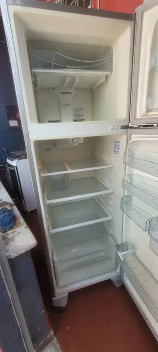 Geladeira dúplex Frost Free eletrolux Dfx38 - Foto 6