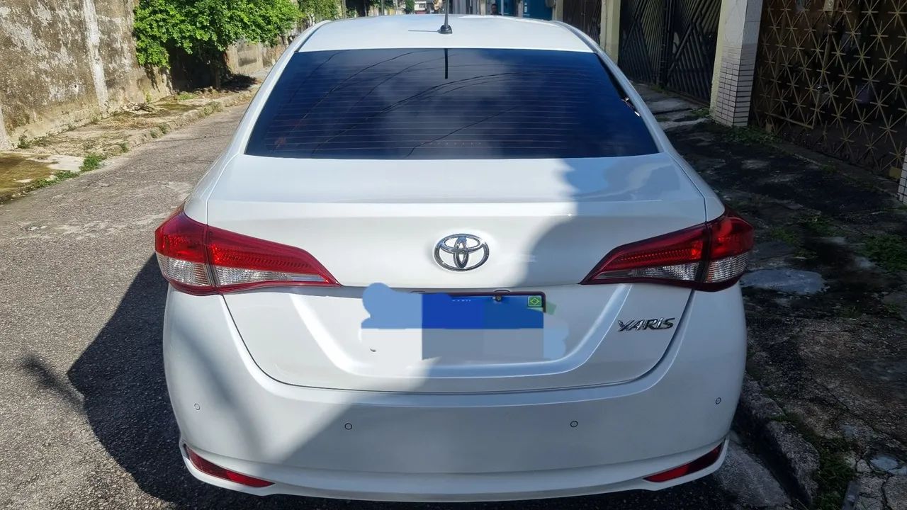 Toyota Yaris sedan 1.5 - Foto 5