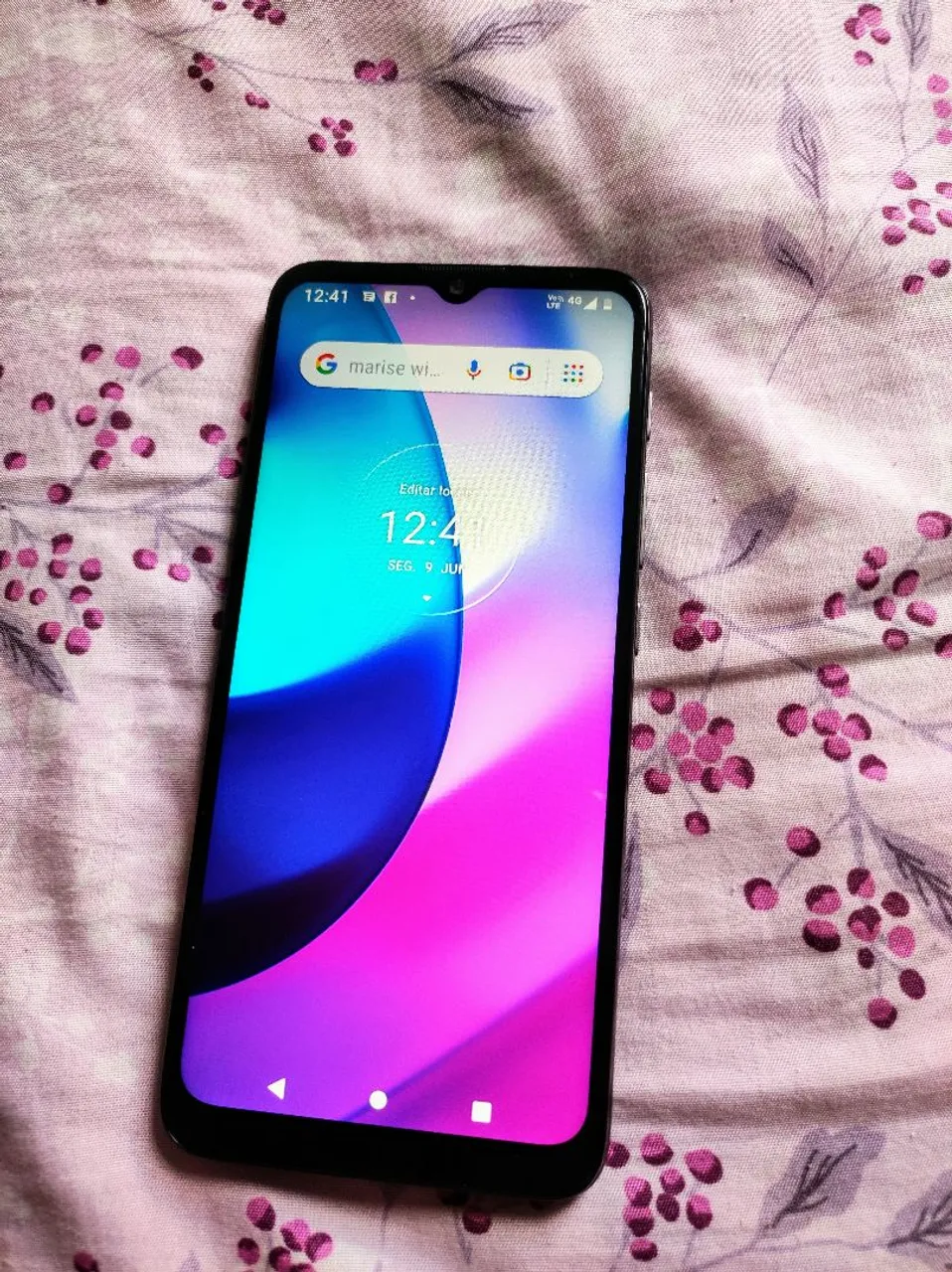 Moto E20 32gb novo tá com mal contato no wi-fi 