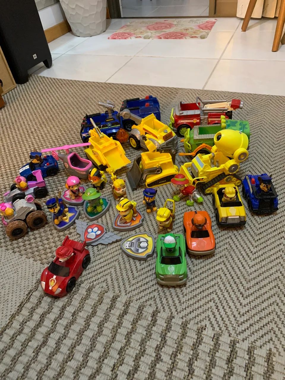 PATRULHA CANINA, carrinhos e bonecos  - Foto 2