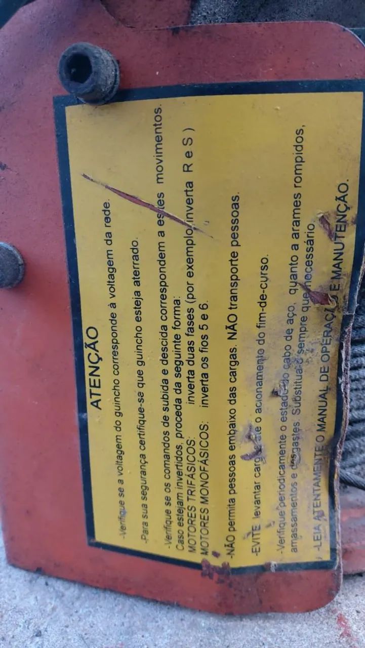 Guincho de coluna elétrico trifásico com caçamba e coluna 200kg CSM - Foto 5