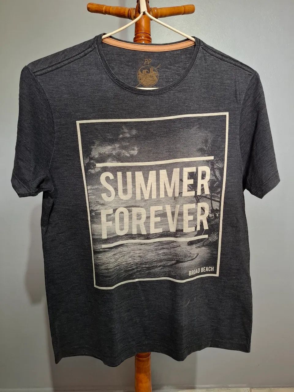 Camiseta preta com estampa
