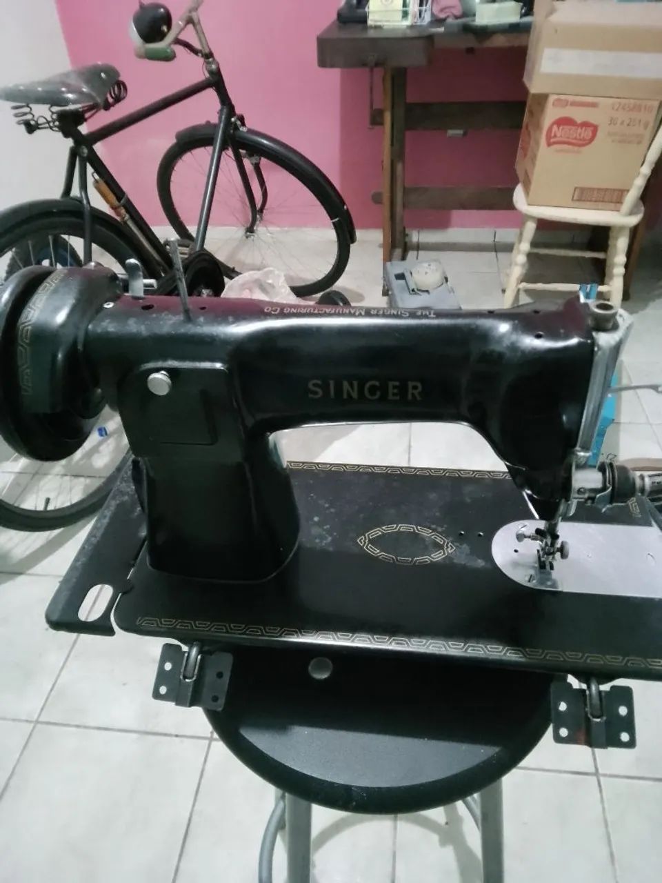 Máquina de costura Singer Antiga - Foto 2