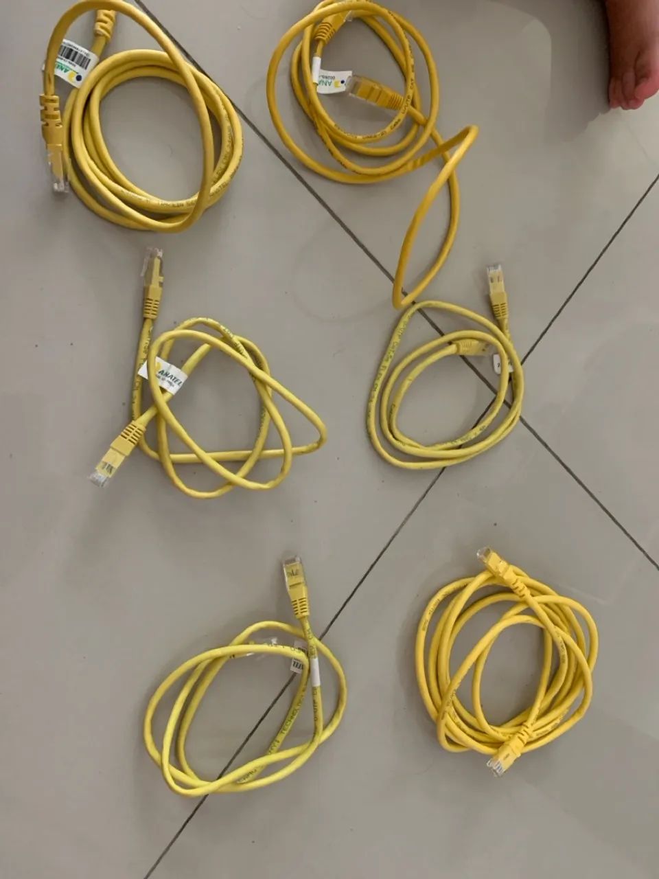 Cabos de Rede Ethernet Amarelos