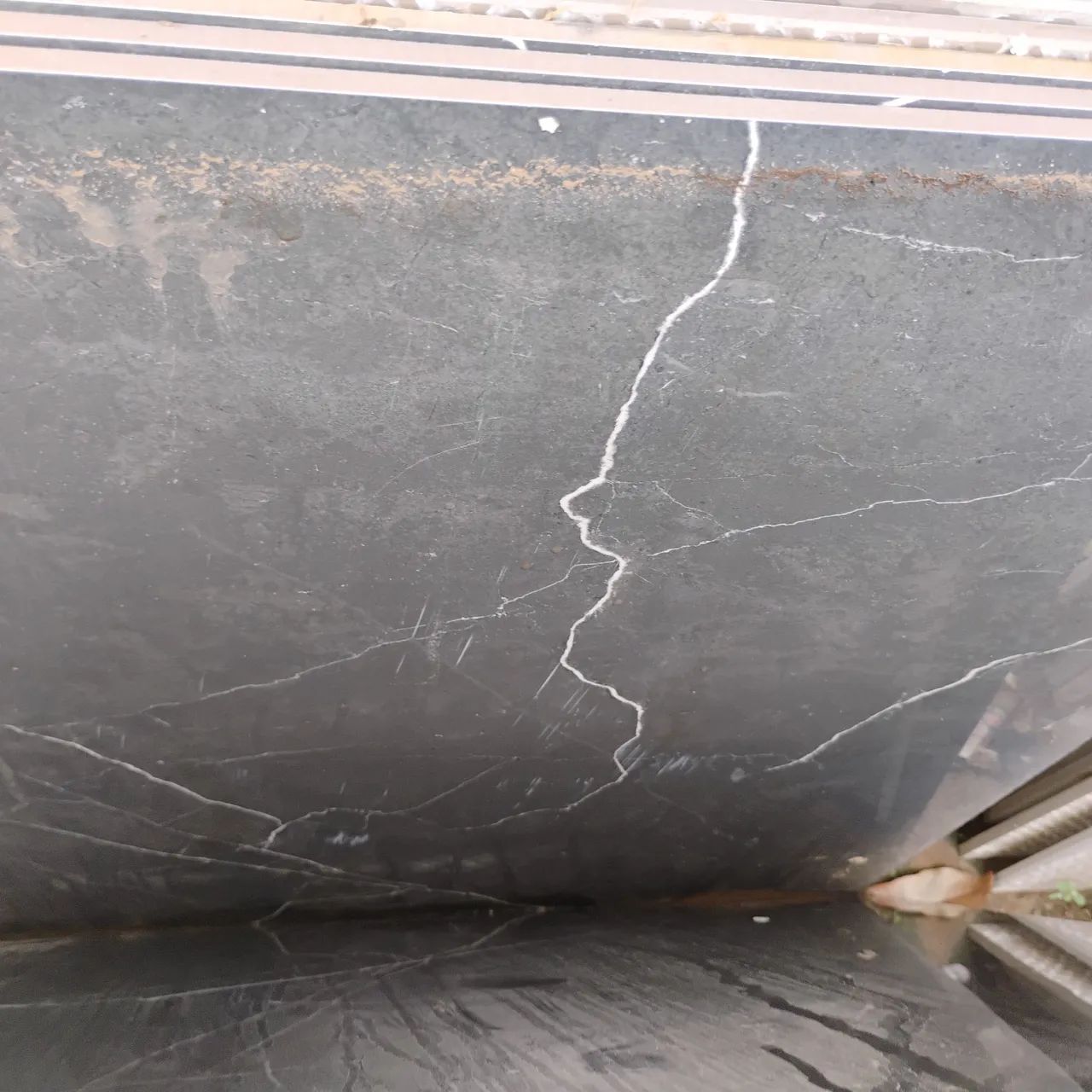 Piso porcelanato 1.20x1.20 preto 5 peças  - Foto 3