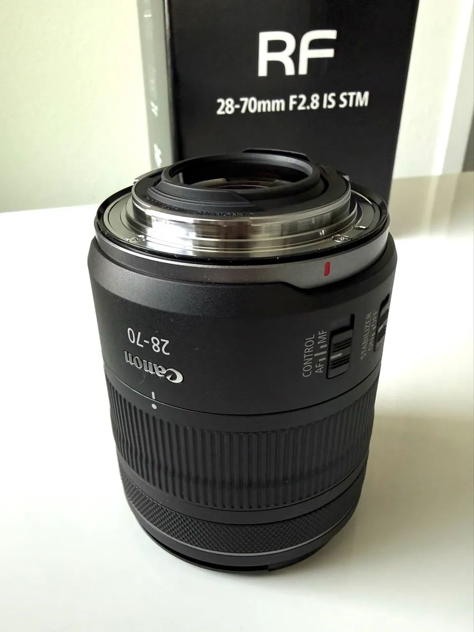 キャノン Canon RF 28-70mm F2 L USM Lente Canon RF 28-70mm f / 2L USM - Detona Shop