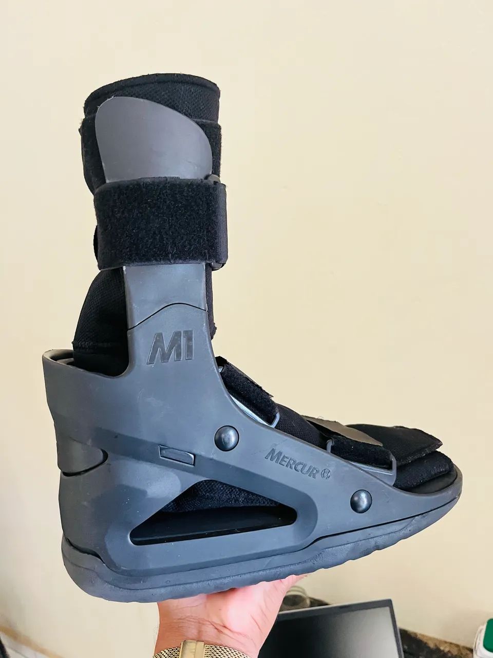 Vende-se Bota Ortopédica - Foto 3