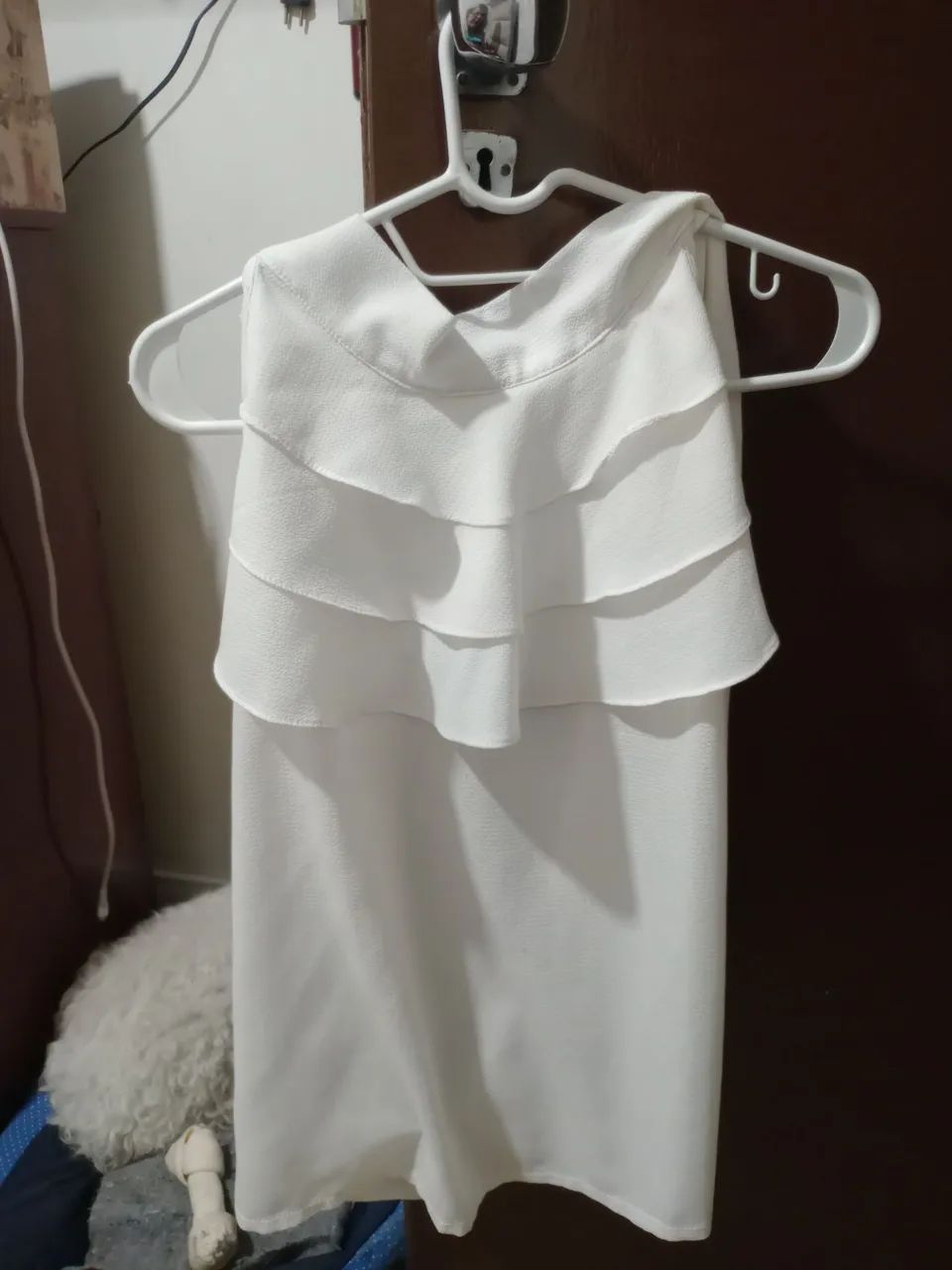 Blusa branca com babado 