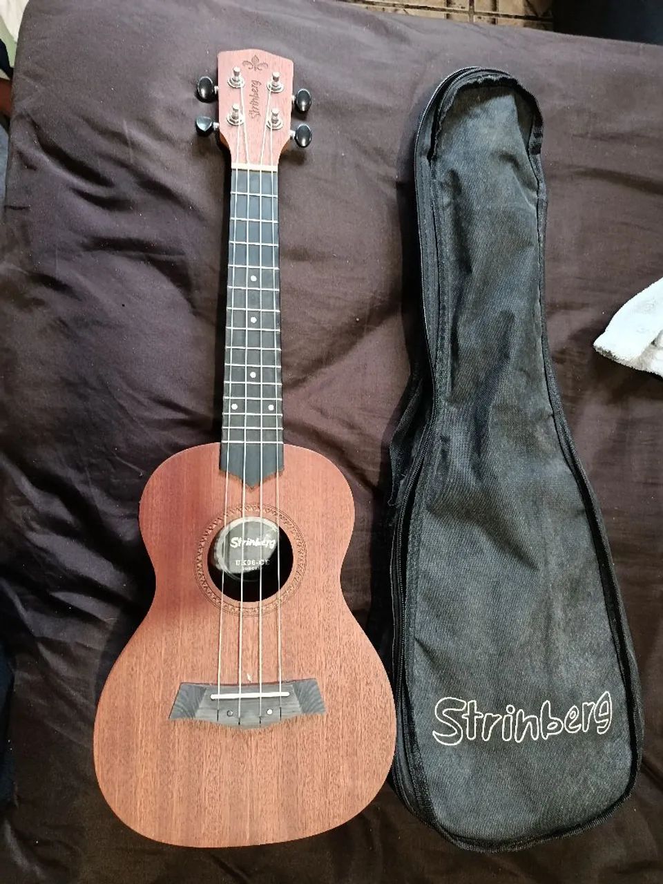 Ukulele soprano elétrico 