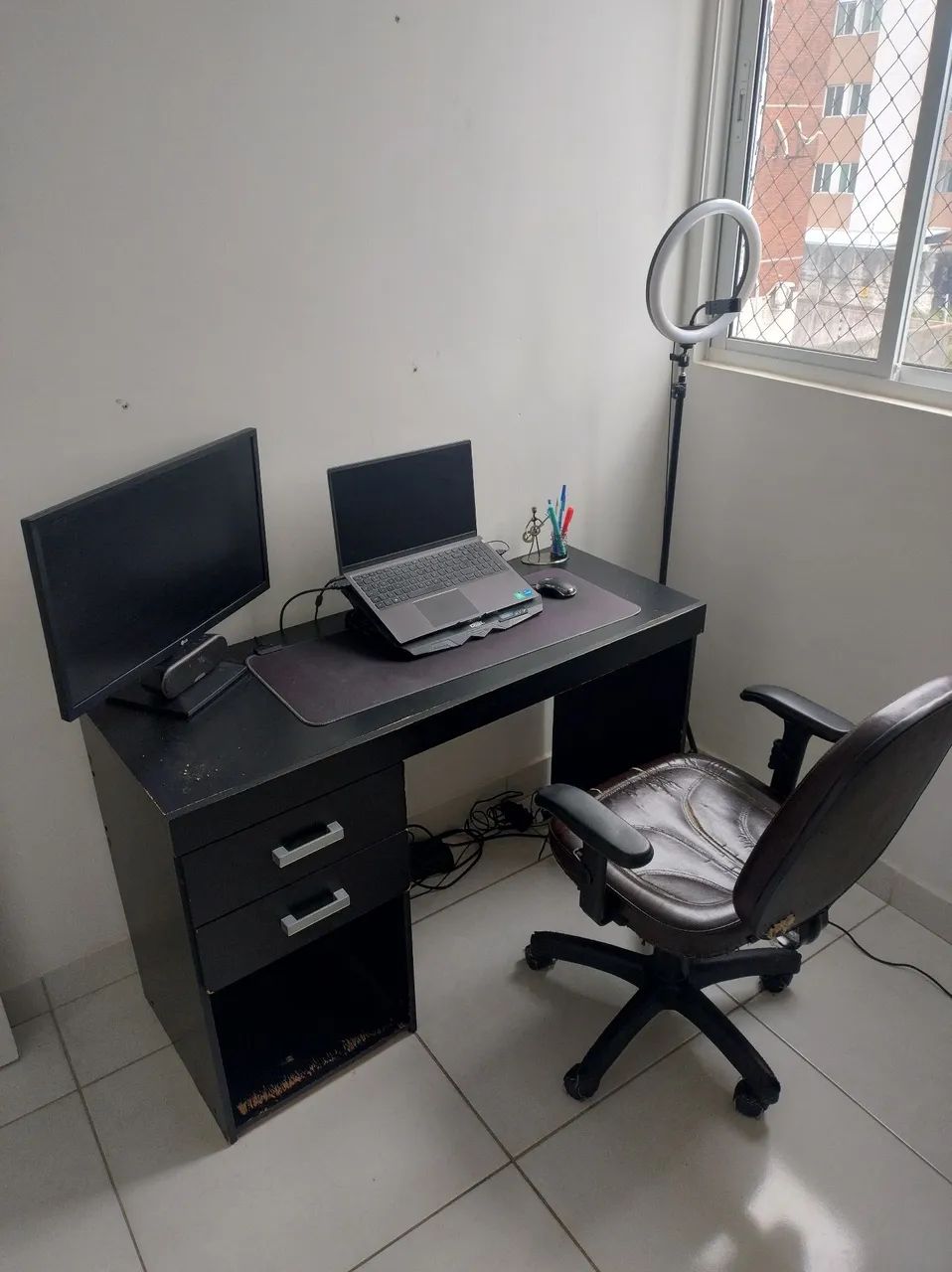 Escrivaninha + cadeira escritório