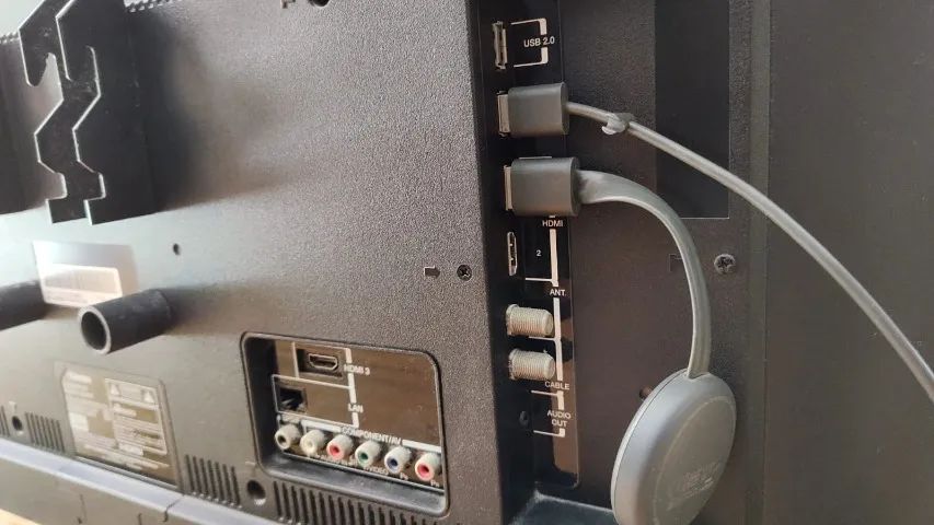 VENDO 2 TVs 32 POLEGAS - Foto 2