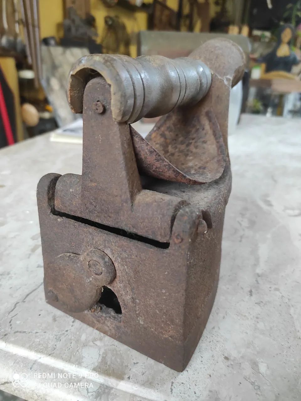 Ferro de passar roupas antigo,brasa: - Foto 3